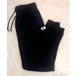 Comfy Nike sweats!
